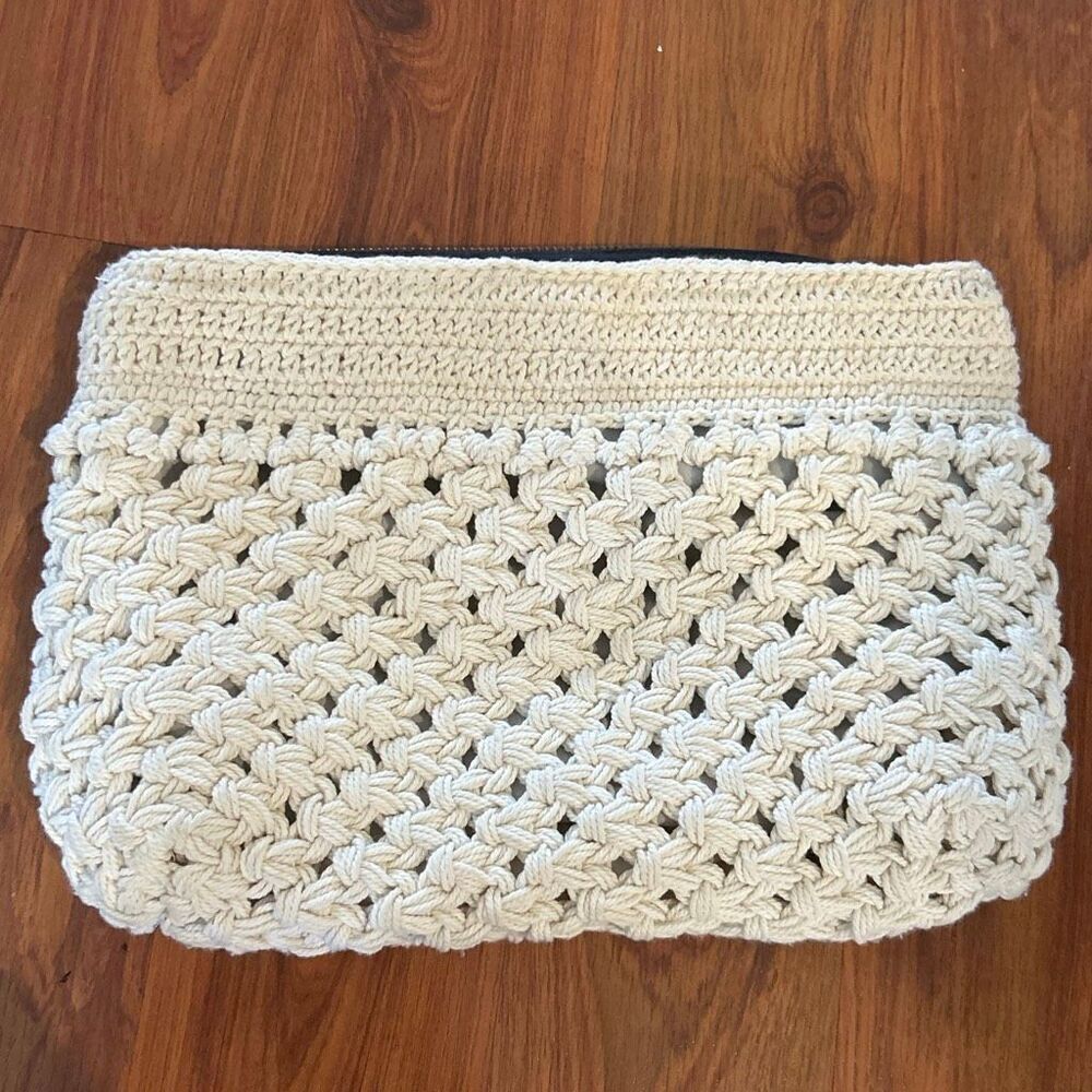 Elliot Mann New York natural color crochet knit clutch handbag